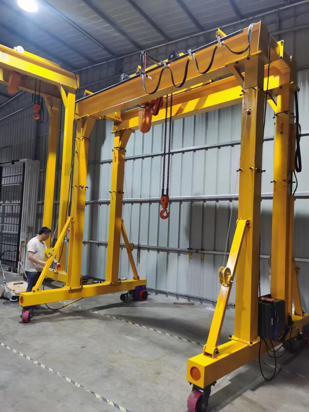 Mobile gantry crane with safety features