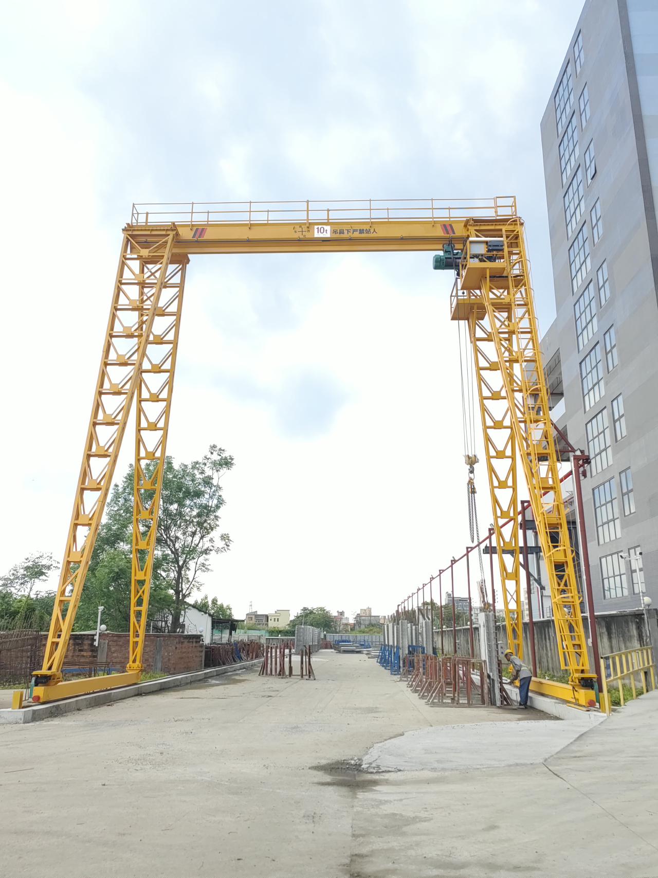Single Girder Gantry Crane with Electric Hoist | MH Series